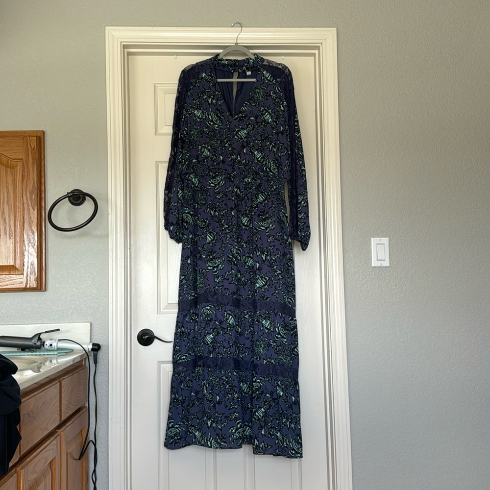 Long sleeves purple and black maxi dress